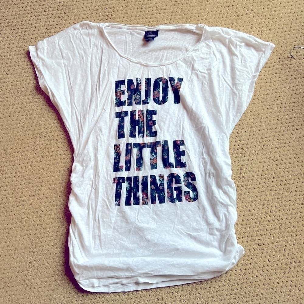 Oh Baby by Motherhood White Graphic Short Sleeve Tee w/ Ruching belly Size XL - Picture 2 of 3